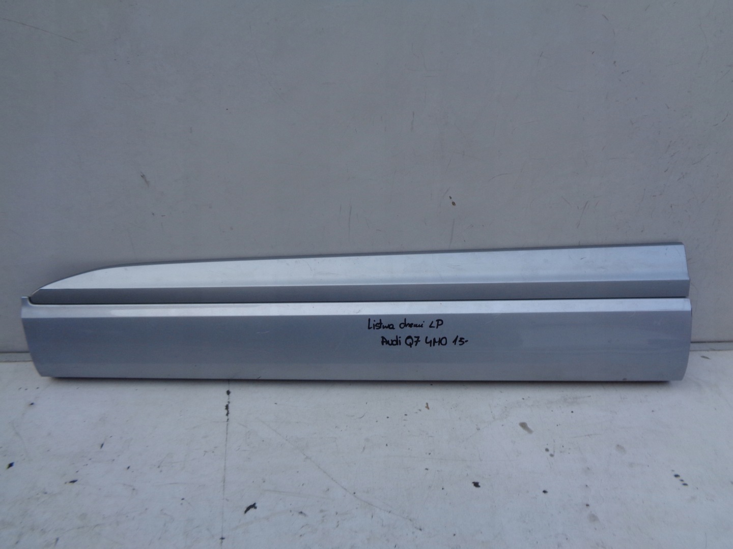 moulding door left front AUDI Q7 4M0 15
