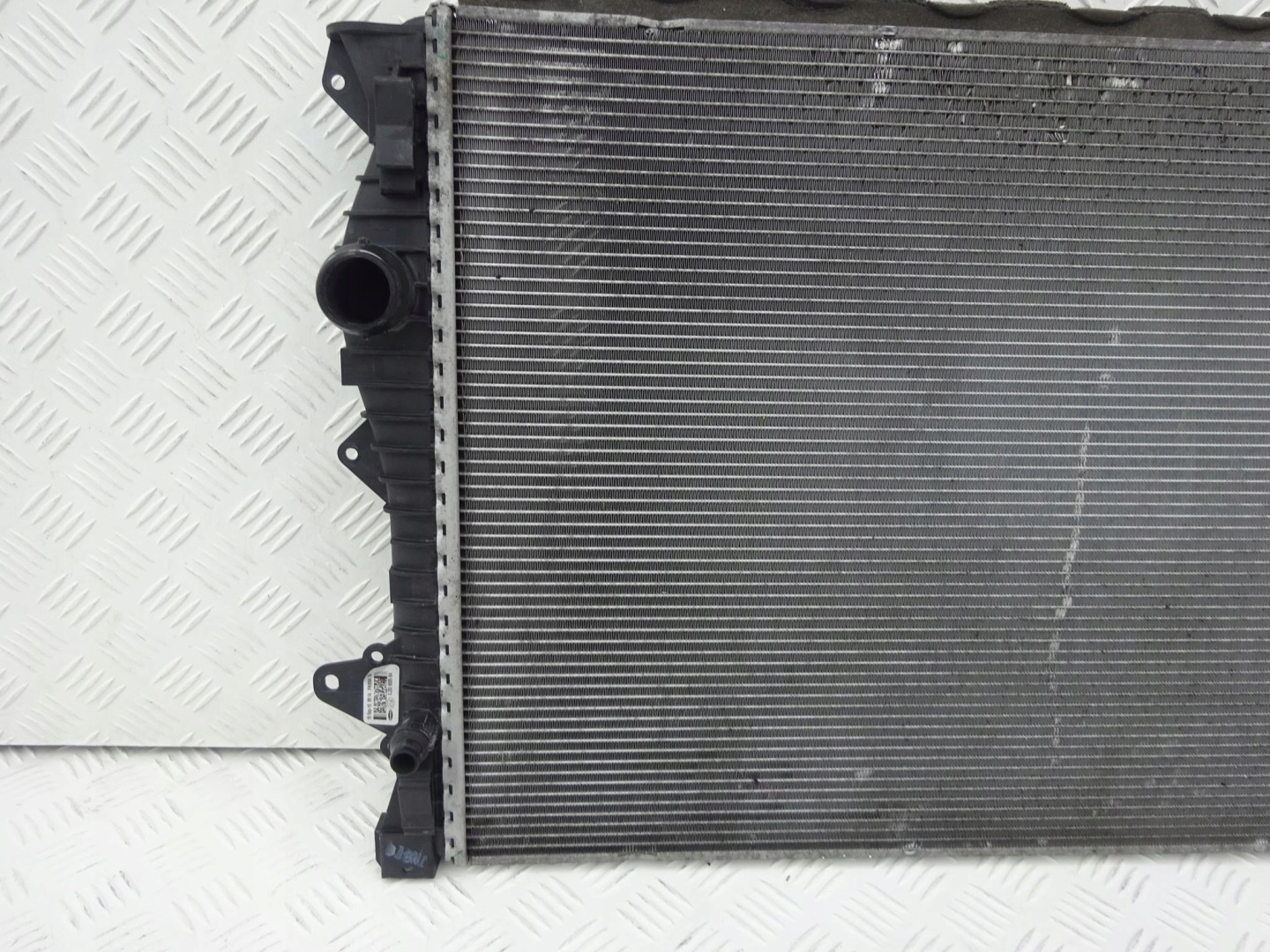 LAND ROVER DISCOVERY V 5 water cooler