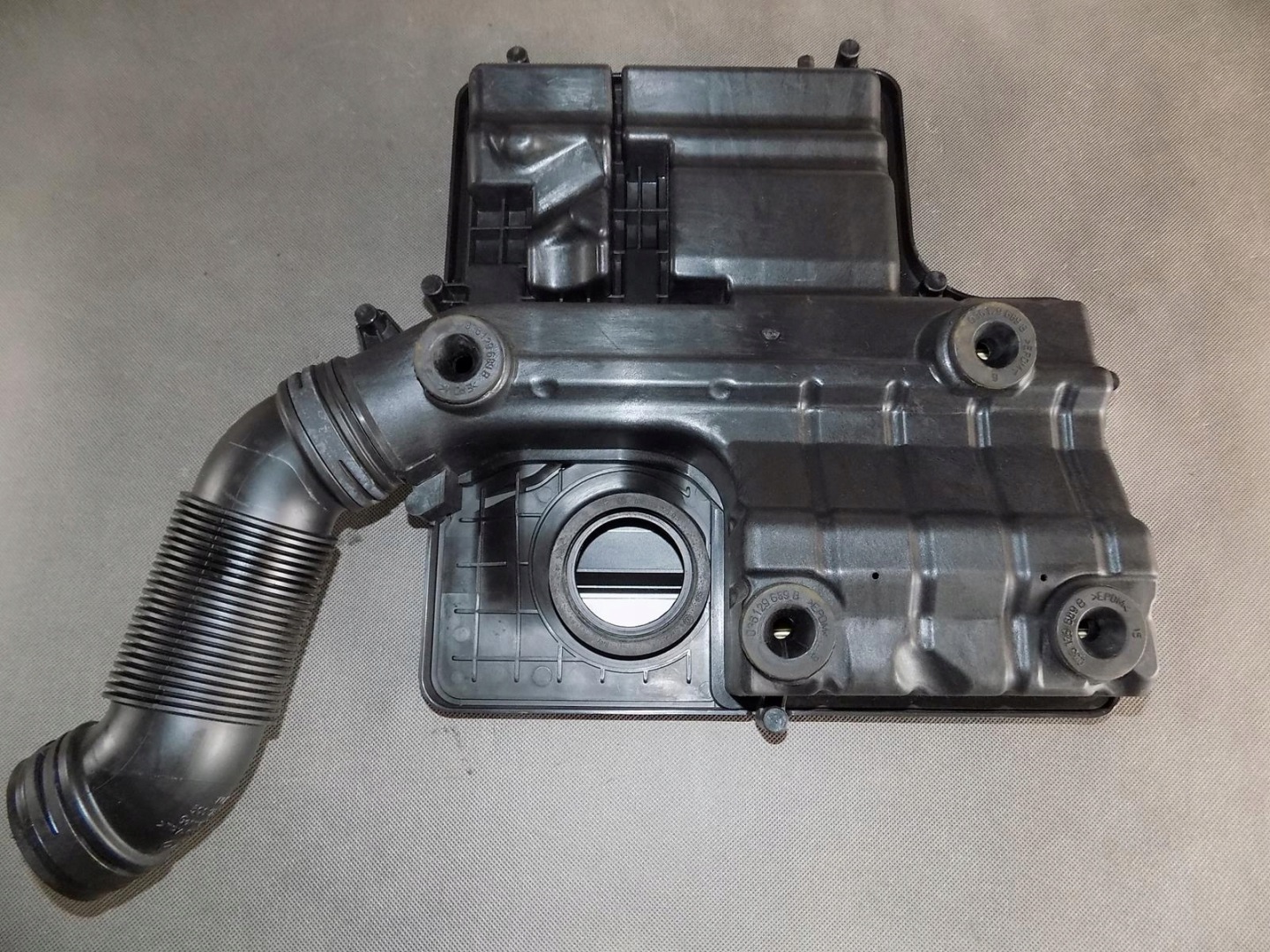VW GOLF VII Gehäuse filter luft 5Q0129618D