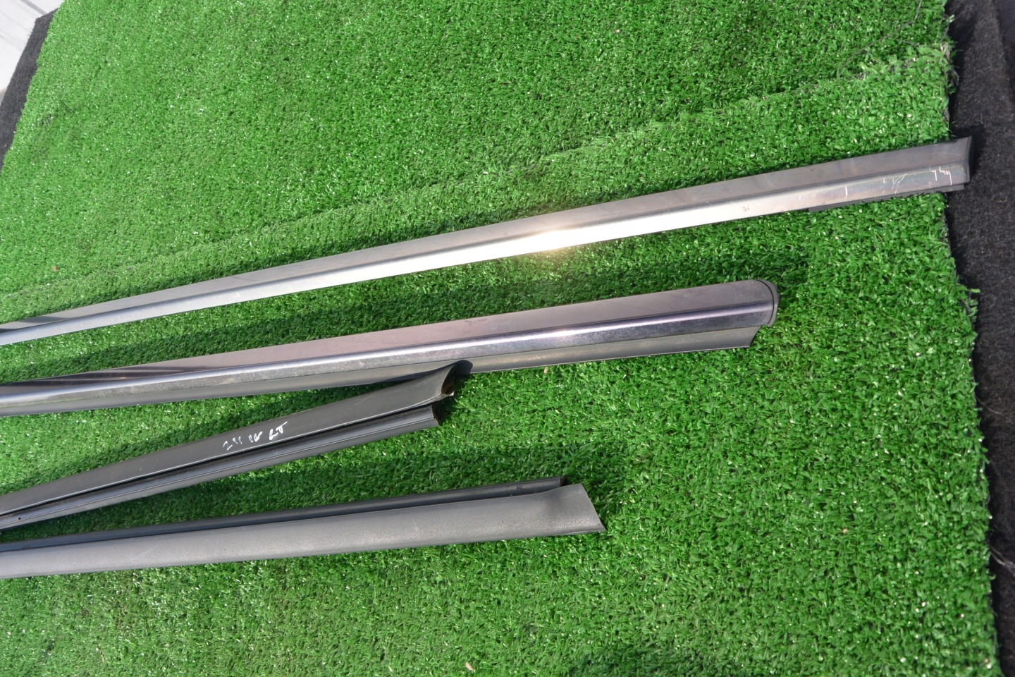 moulding door left front rear part KOMBI MERCEDES W211