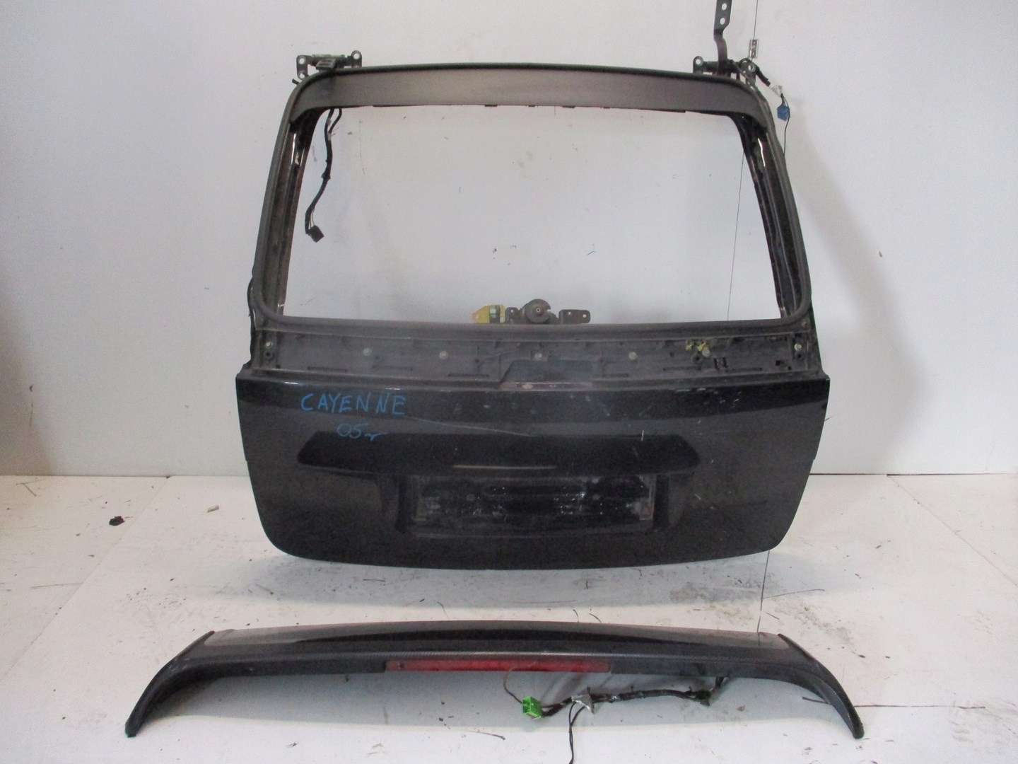 boot doors PORSCHE CAYENNE 05R without windows