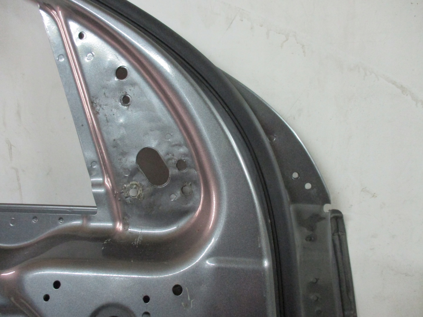 door left front Land Rover Discovery 16r