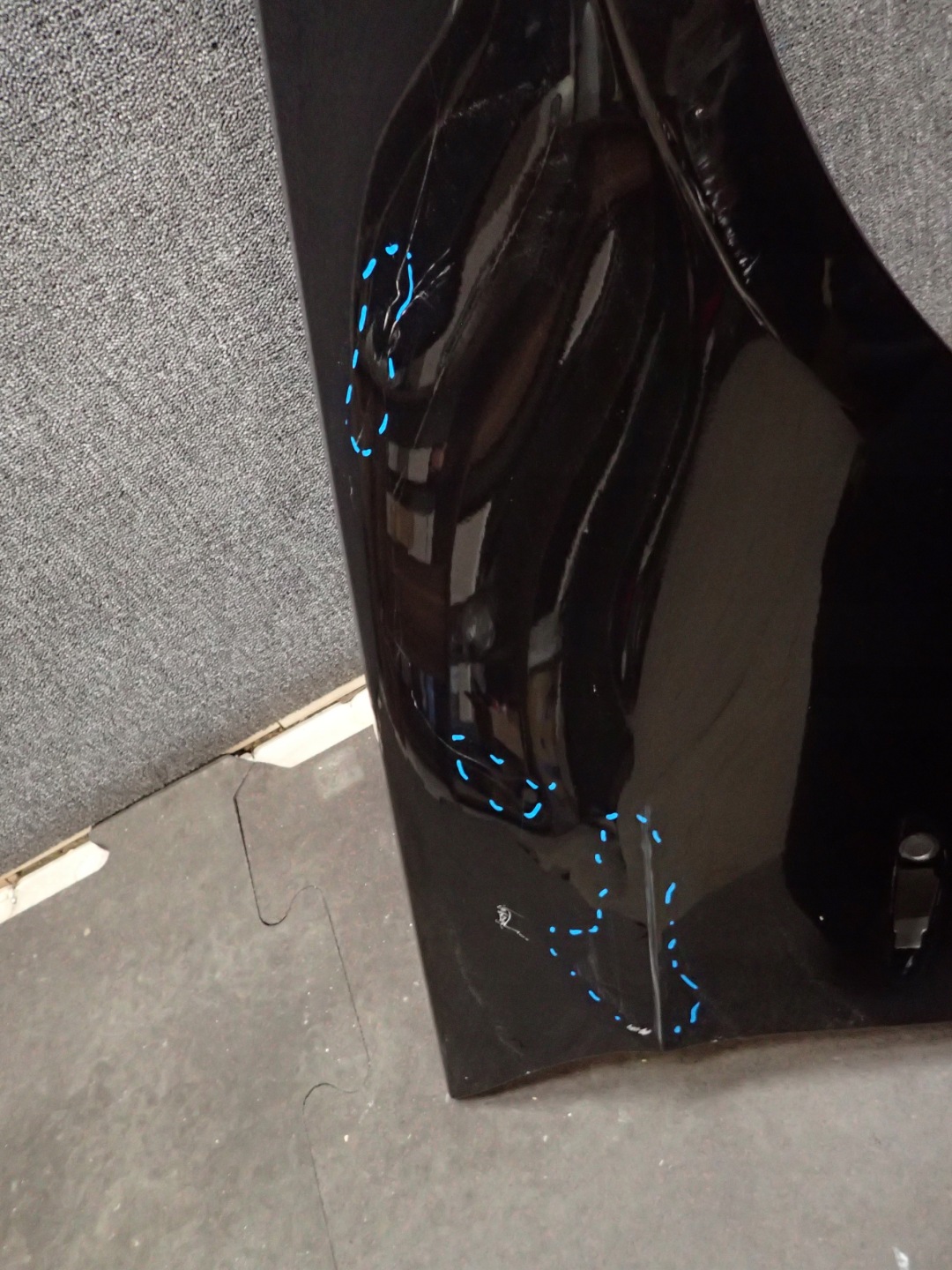 FENDER FRONT RIGHT BMW III 3 E90 E91