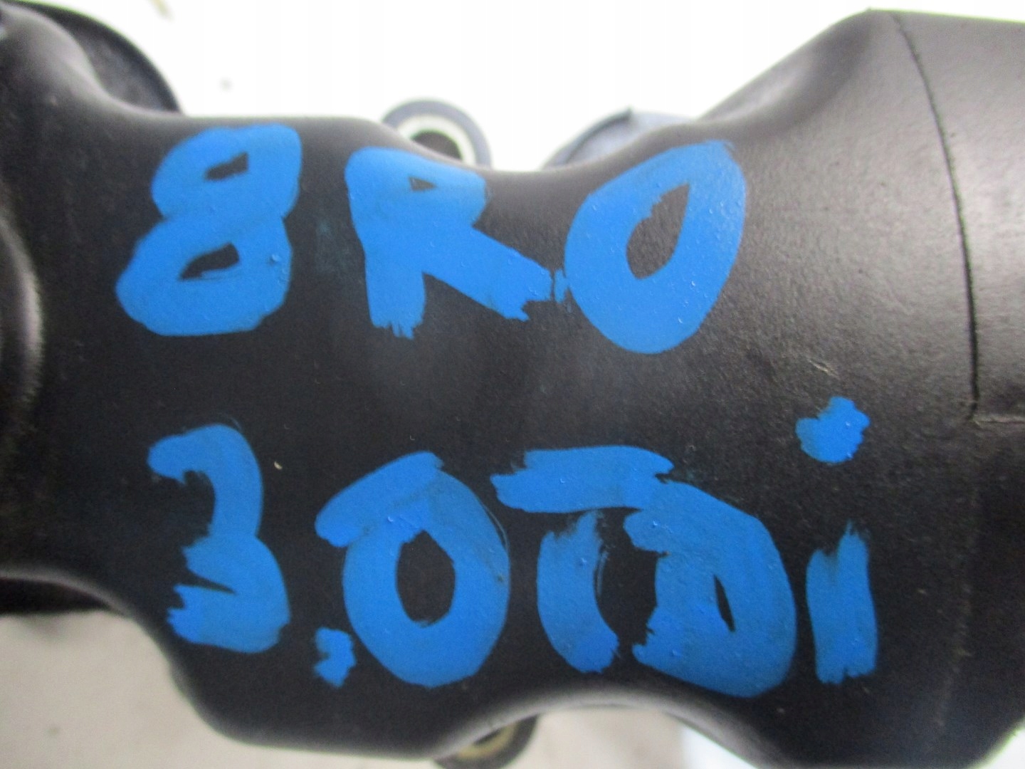 intake manifold AUDI Q5 8R0 3,0TDI 059129712BA