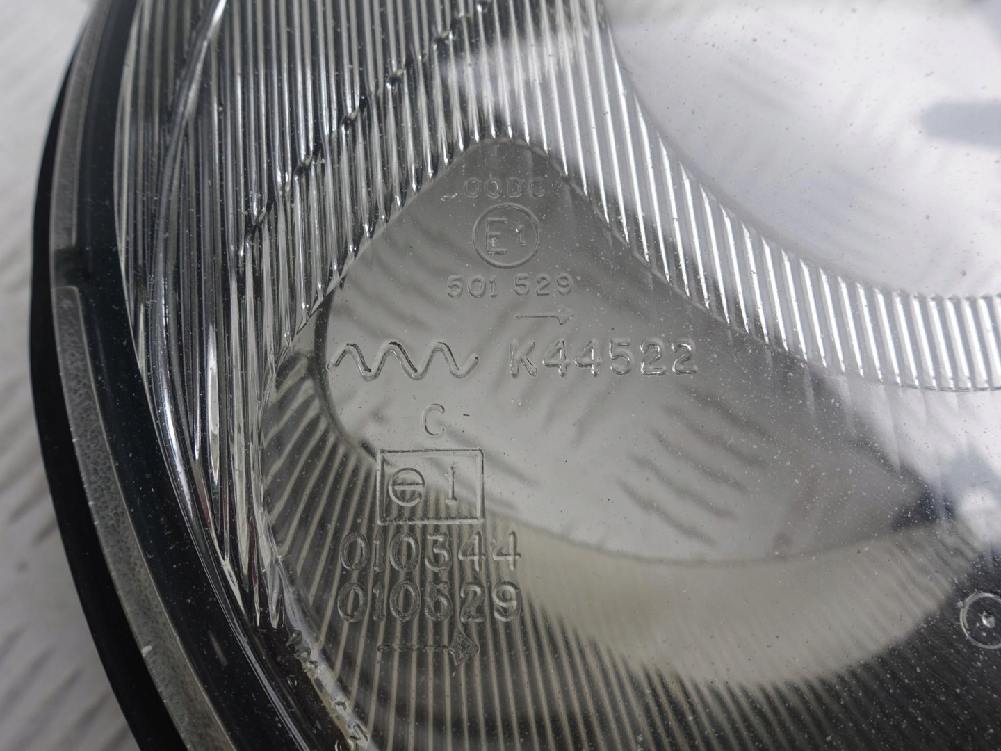 PORSCHE 911 993 SZKLO REFLEKTOR light right front