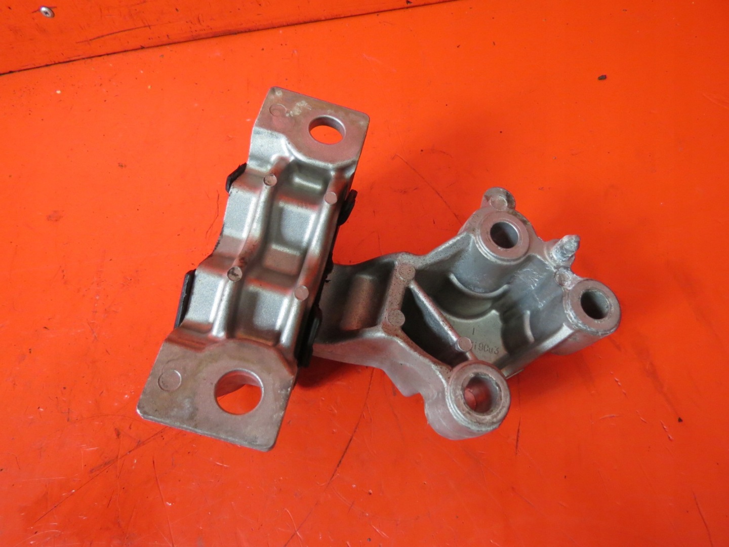 RENAULT TWINGO II 1.2 engine mount 2013r