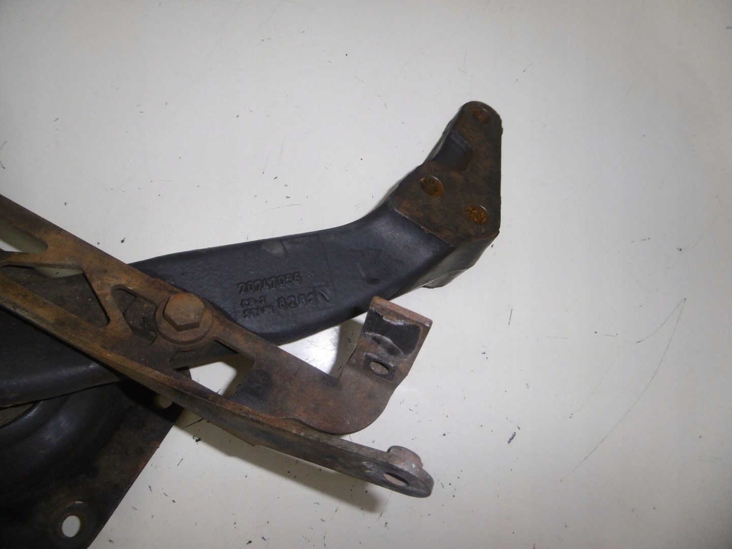 console engine mount 20747056 MAGNUM DXI VOLVO FH
