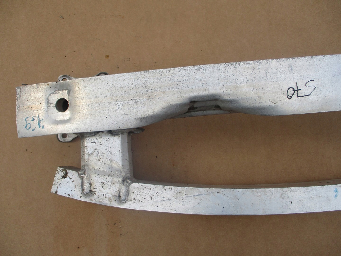 STOSSSTANGENTRÄGER HECK HINTEN AUDI A6 4G9