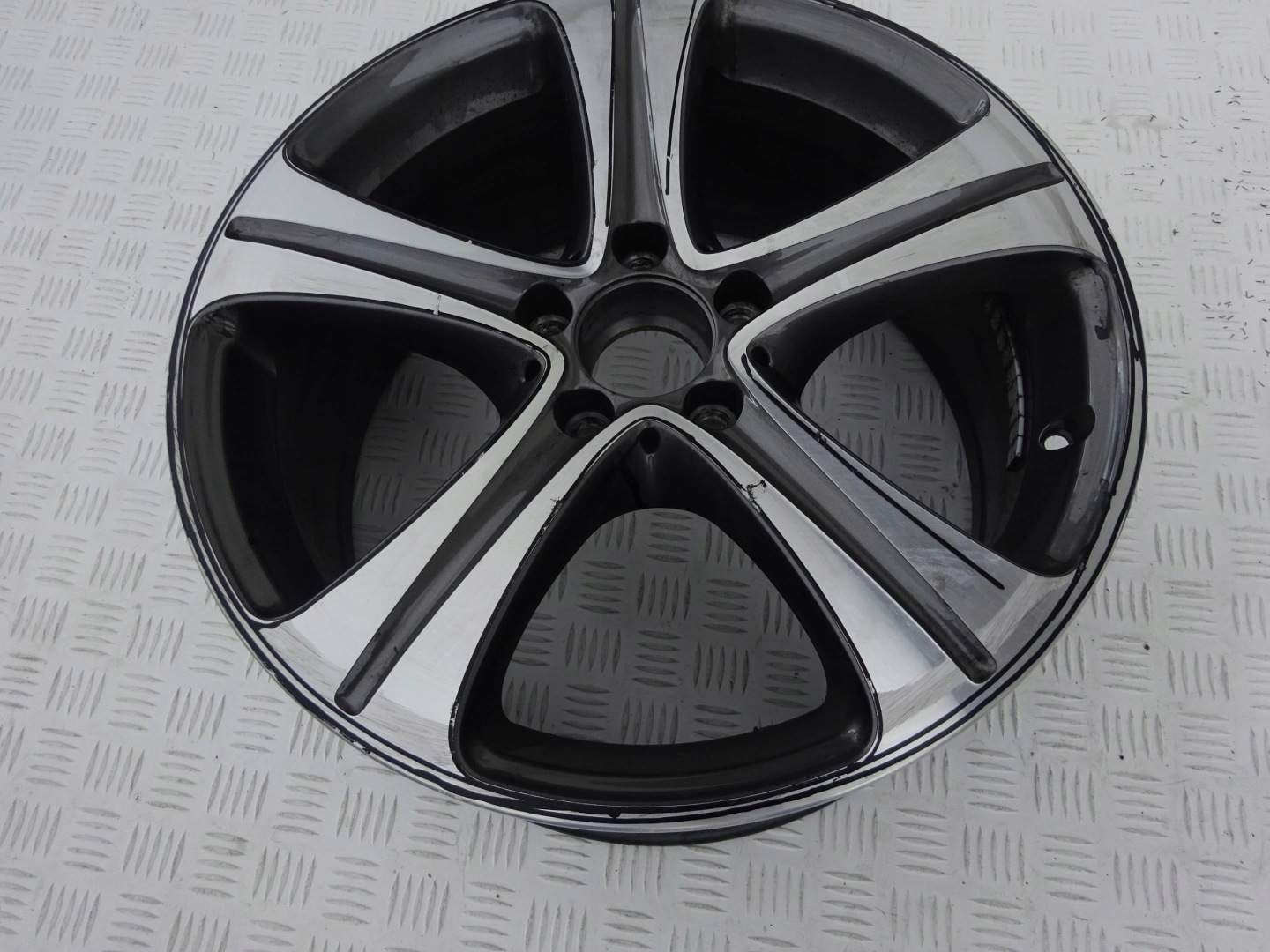 MERCEDES E 213 A2134011400 8JX18 ET43 5x112