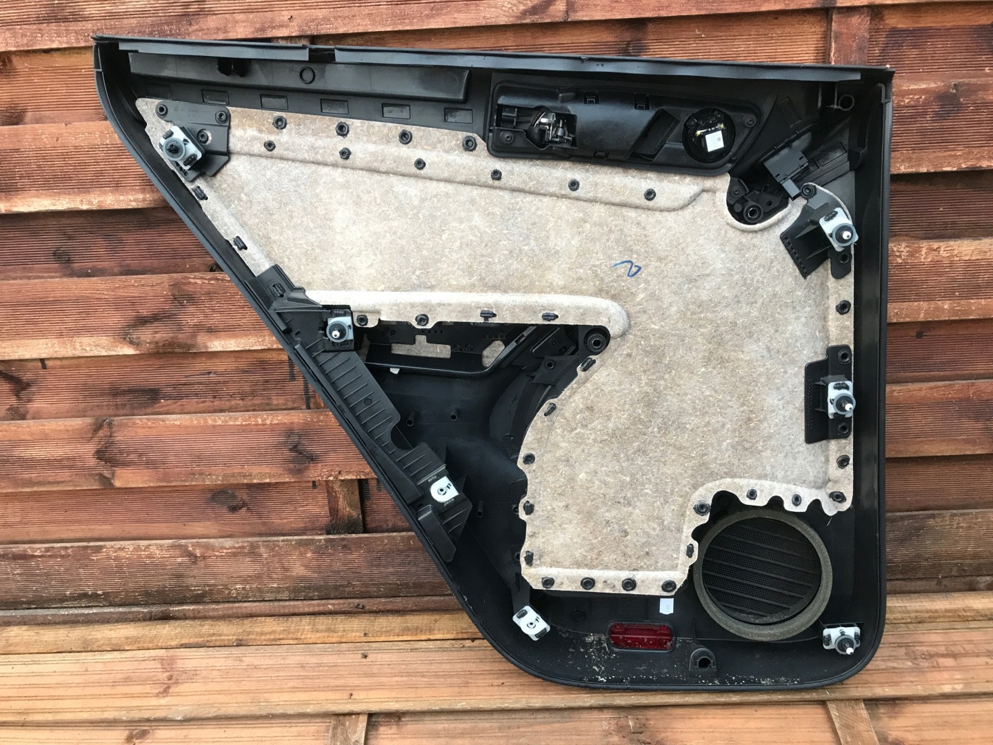 TIGUAN side upholstery right rear part EU 0247