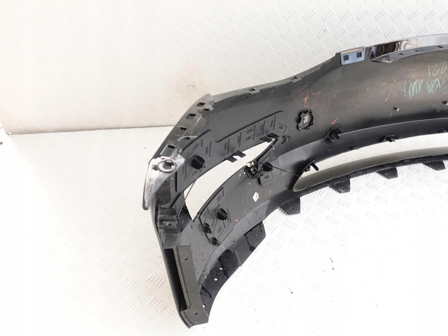 TESLA III 3 bumper front 1084175-00-D