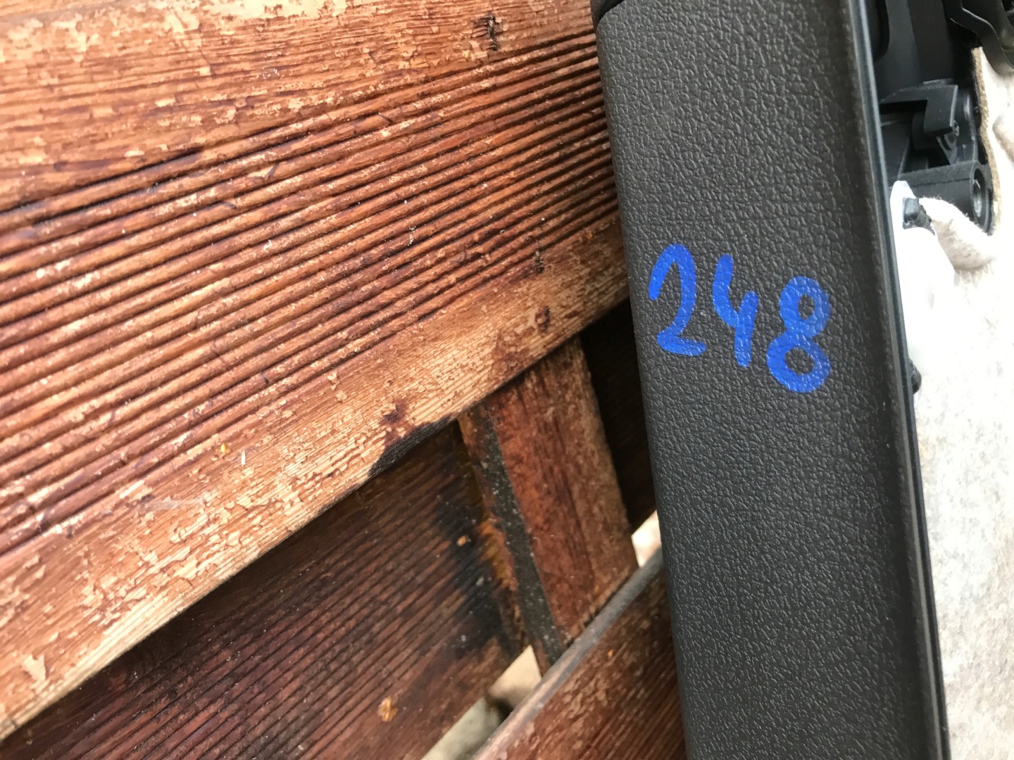 TIGUAN side upholstery left rear part EU 0248