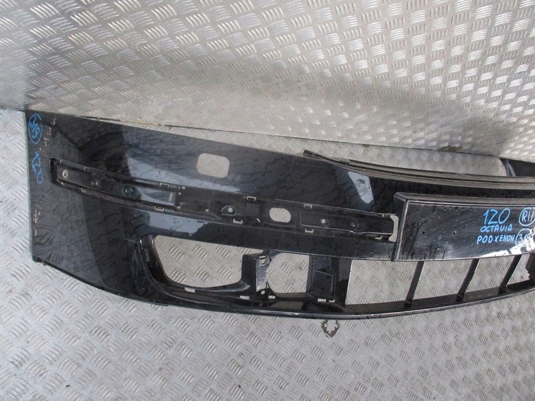 bumper front SKODA OCTAVIA 1Z0 below XENON unprotected