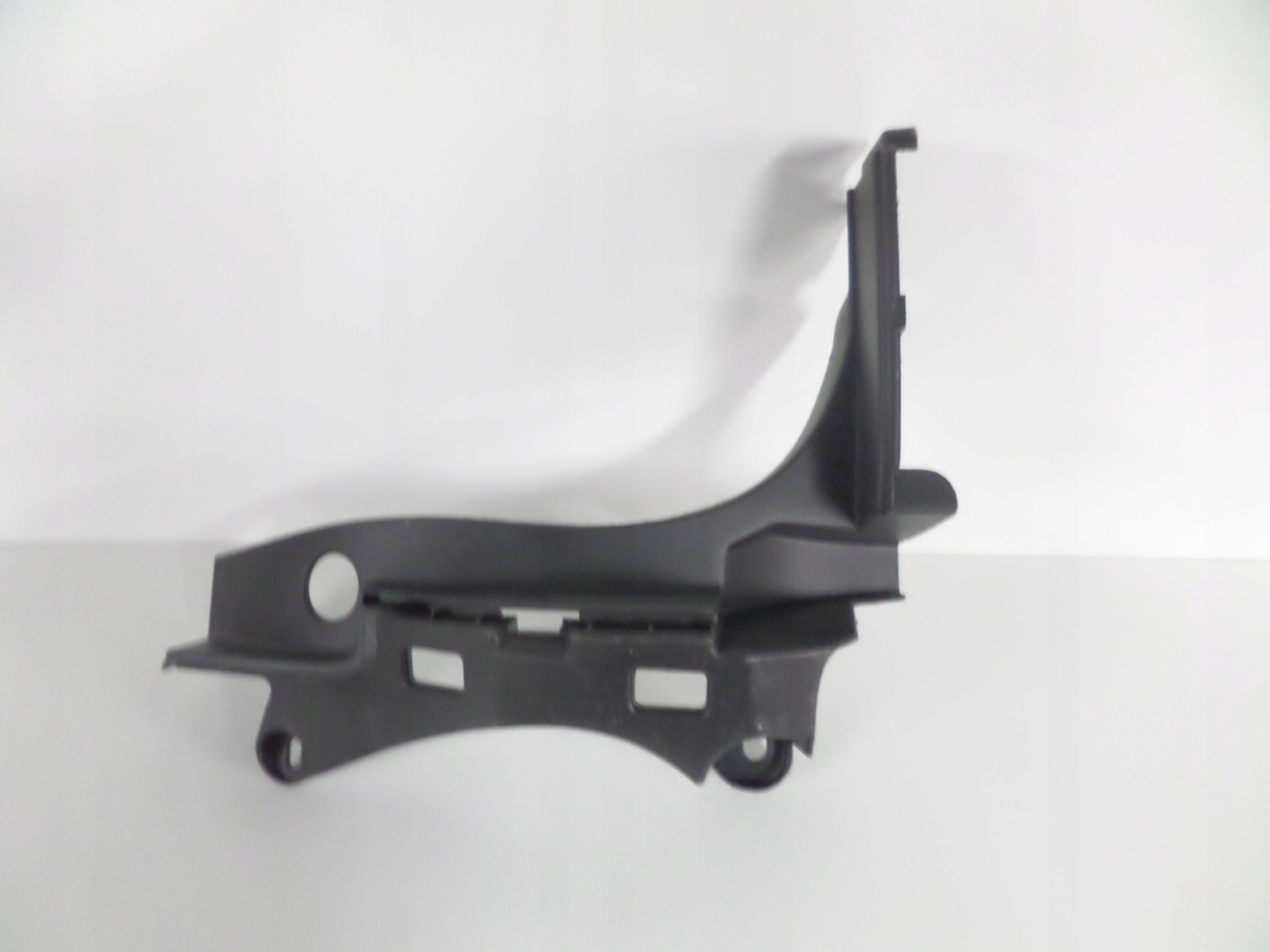 holder support rear part left PEUGEOT 3008 LIFT 13-16