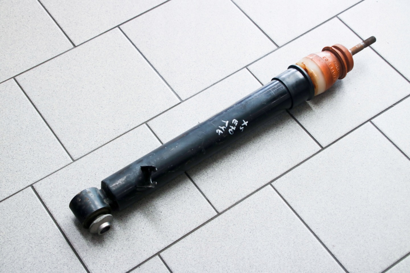 BMW X5 E70 M-SPORT shock absorber left rear part rear 6781927