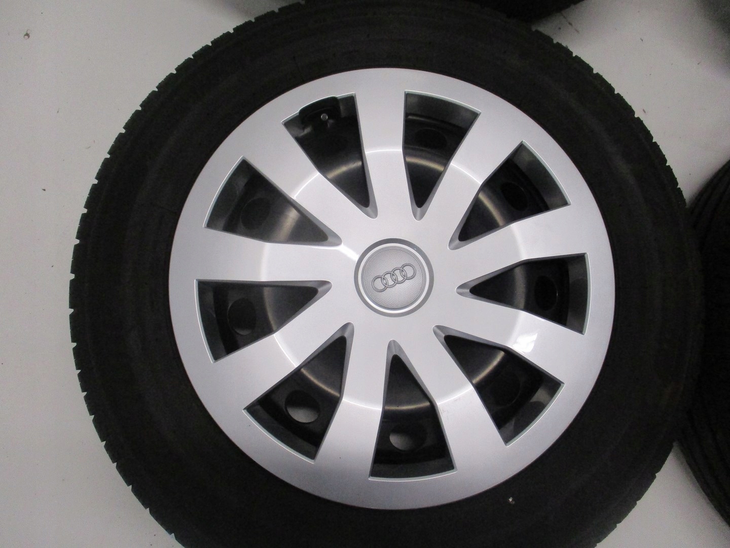 wheels discs tyres metal AUDI A1 82A 2Q0601027 R15