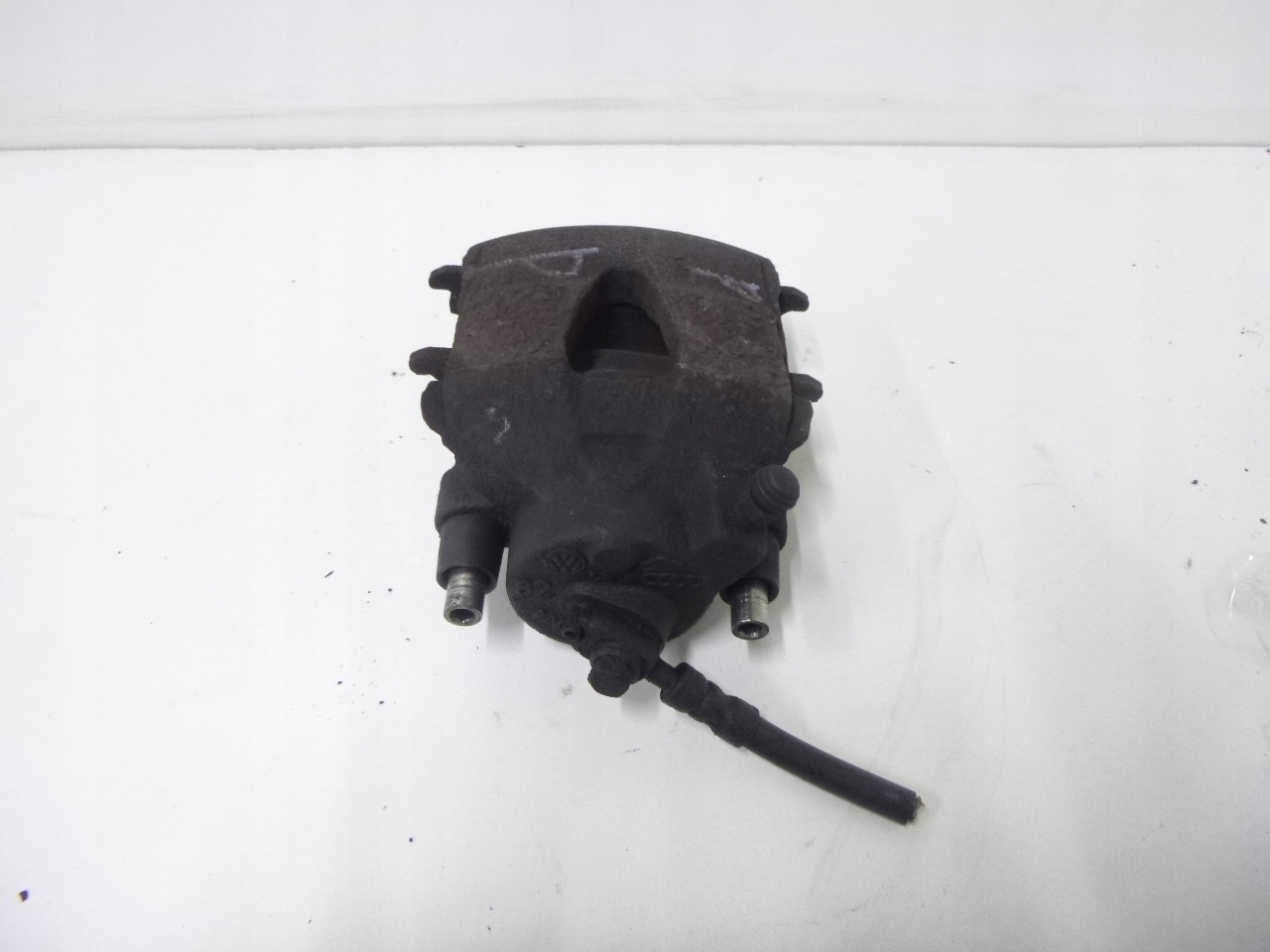 caliper brake front Volkswagen Golf IV 1.6 2000