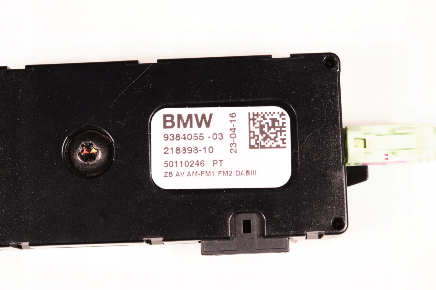 BMW G30 G31 G11 - antenna amplifier 9384055