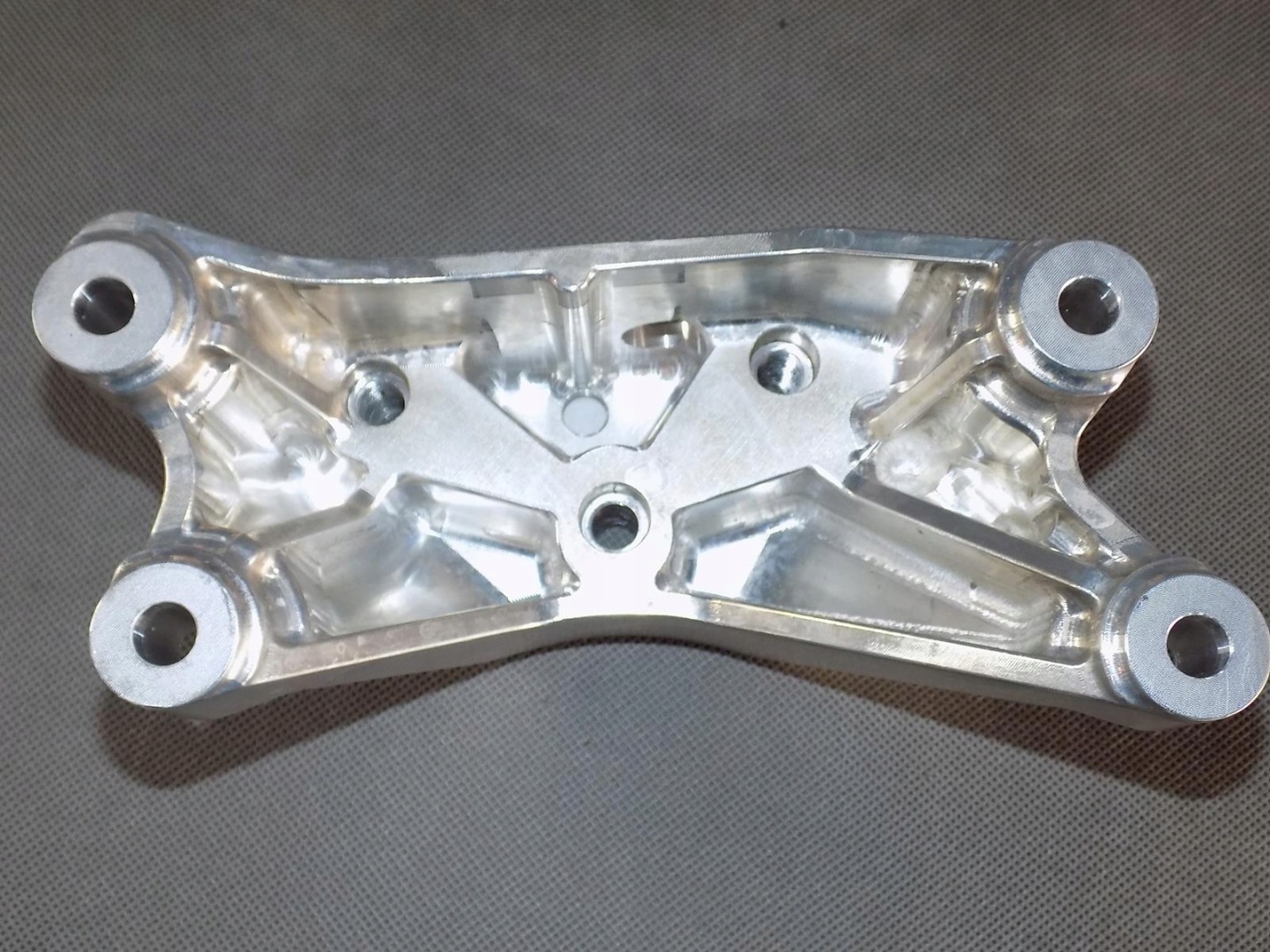 VW PASSAT B8 Supporto V04002017B