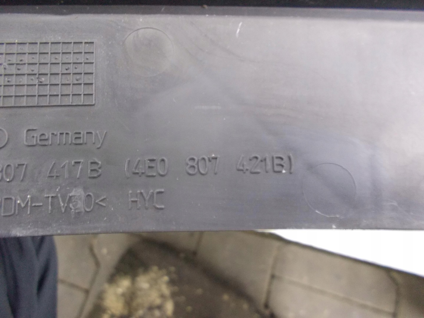 lišta nárazníku záď 4E0807421B AUDI A8 D3 LIFT