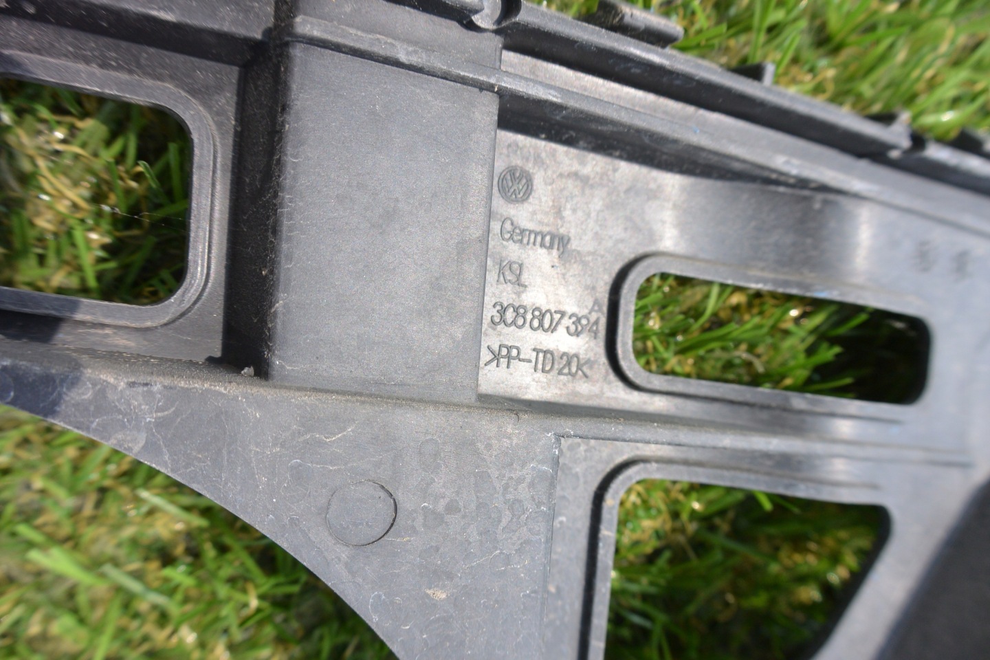 bumper bracket rear part left right the centre PASSAT CC KPL