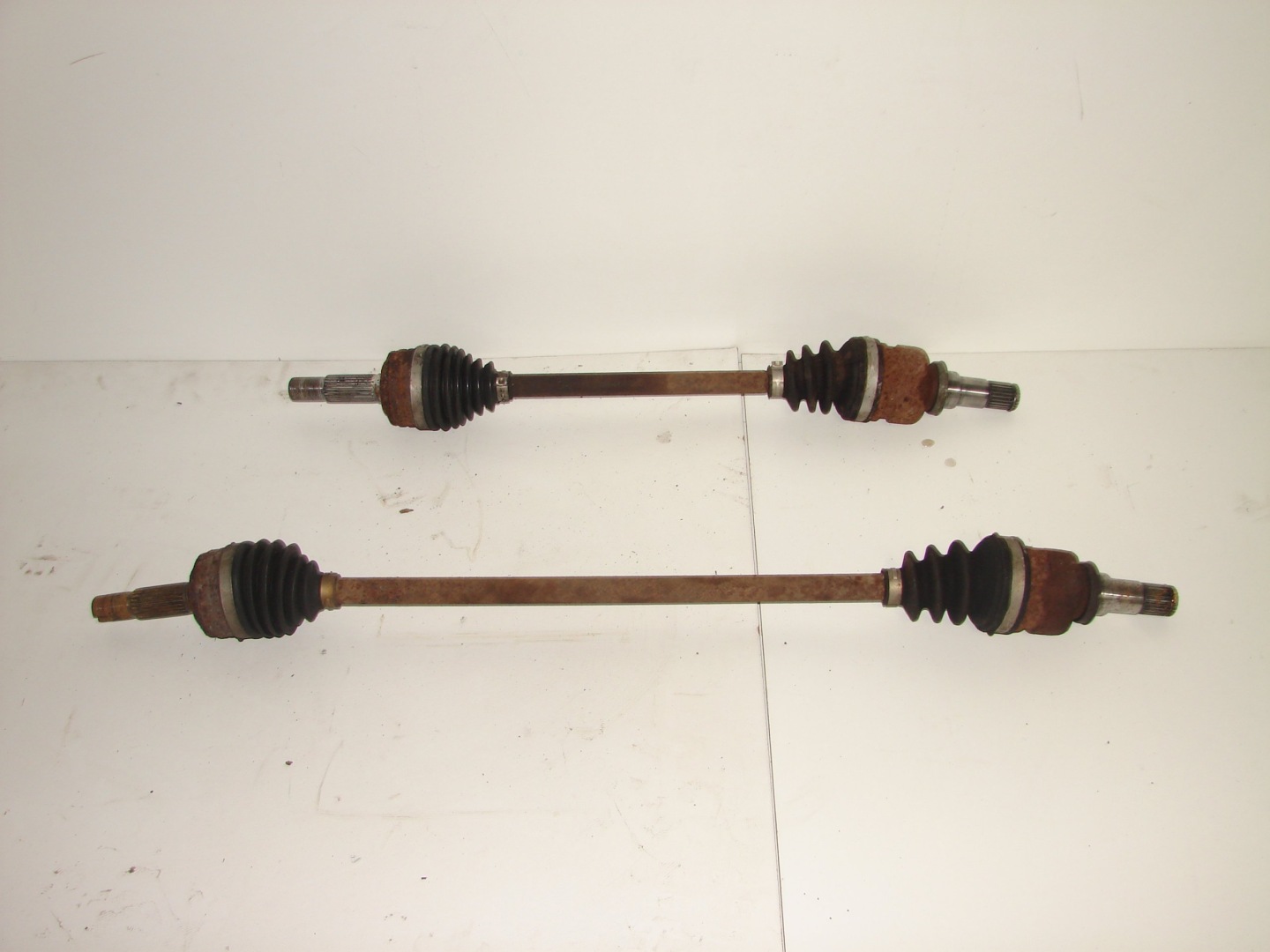 semi-axis left PEUGEOT 107 C1 AYGO 05-12 petrol