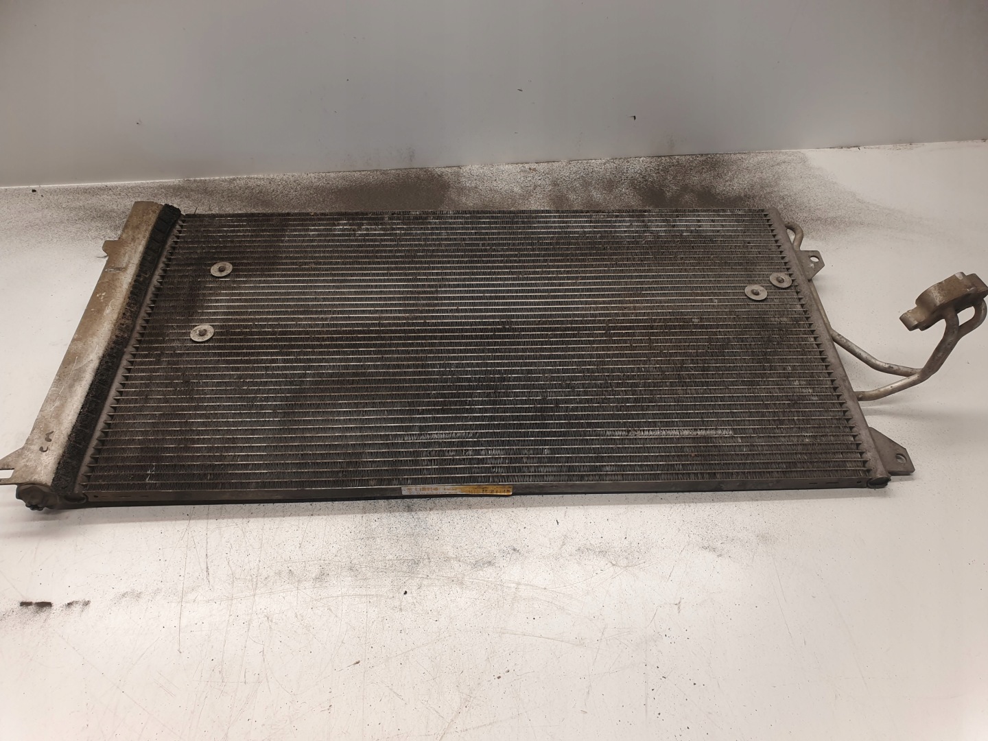RADIATEUR CLIMATISATION AUDI Q7 VW 7L0820411F