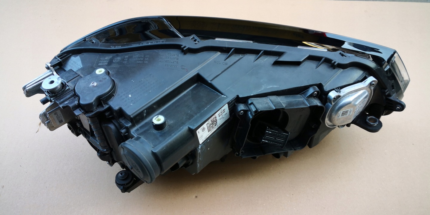 VW GOLF SPORTSVAN LIGHT FULL LED LIFT LEFT