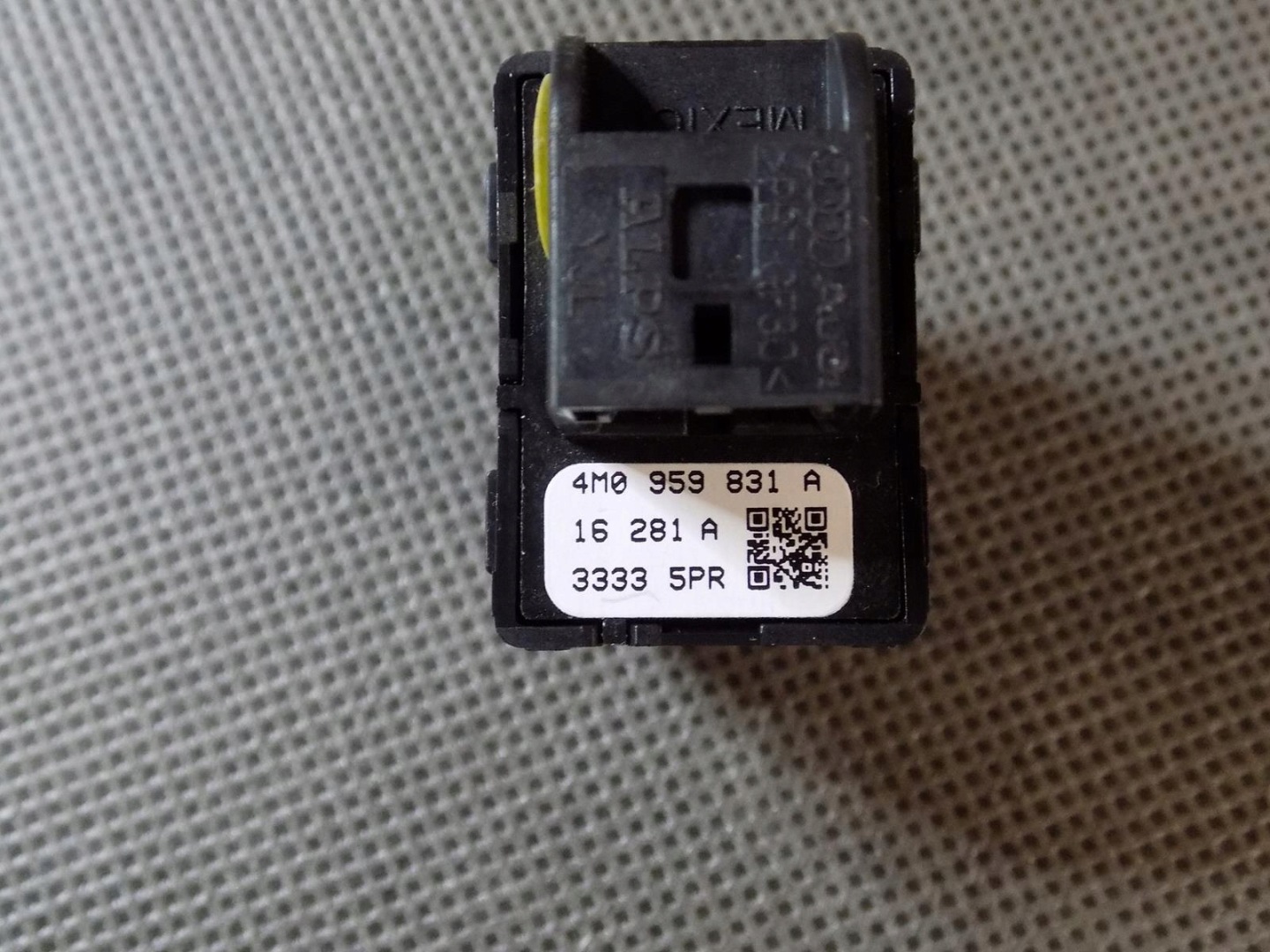 AUDI RS5 8W opening control switch bonnet