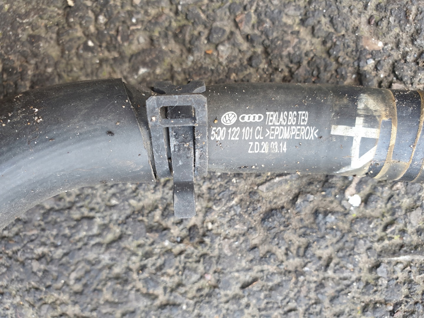 crijevo prijenos vode VW SEAT AUDI SKODA SUPERB III 3V
