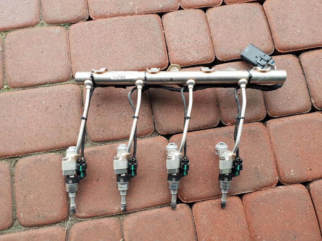 nozzle injector 1.4T Opel Astra K 5 IV 55577403 4tys km...