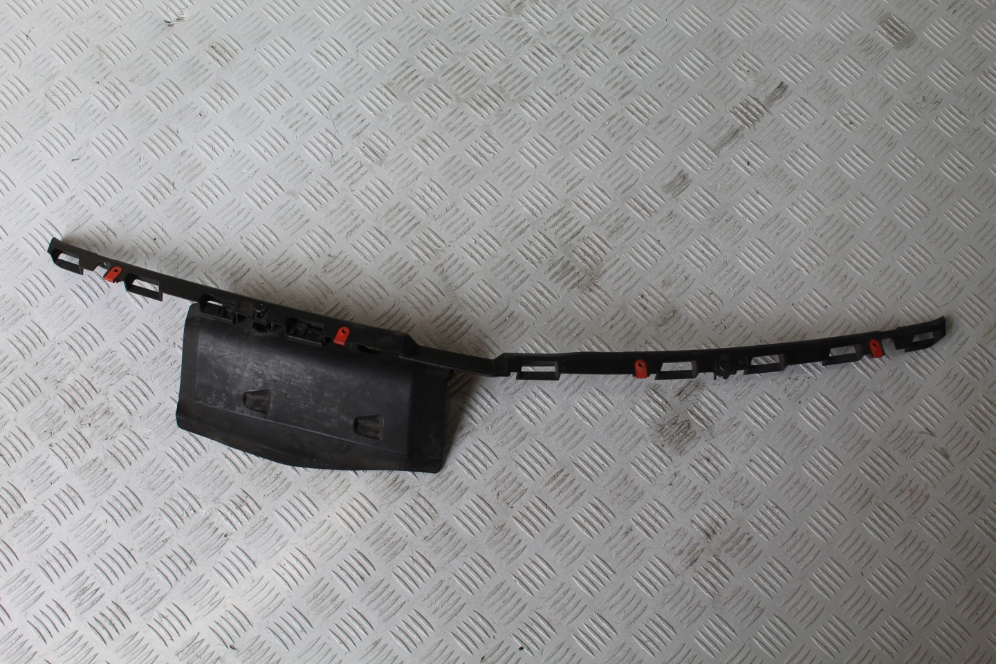 holder covers supports INSIGNIA 2012 55561769