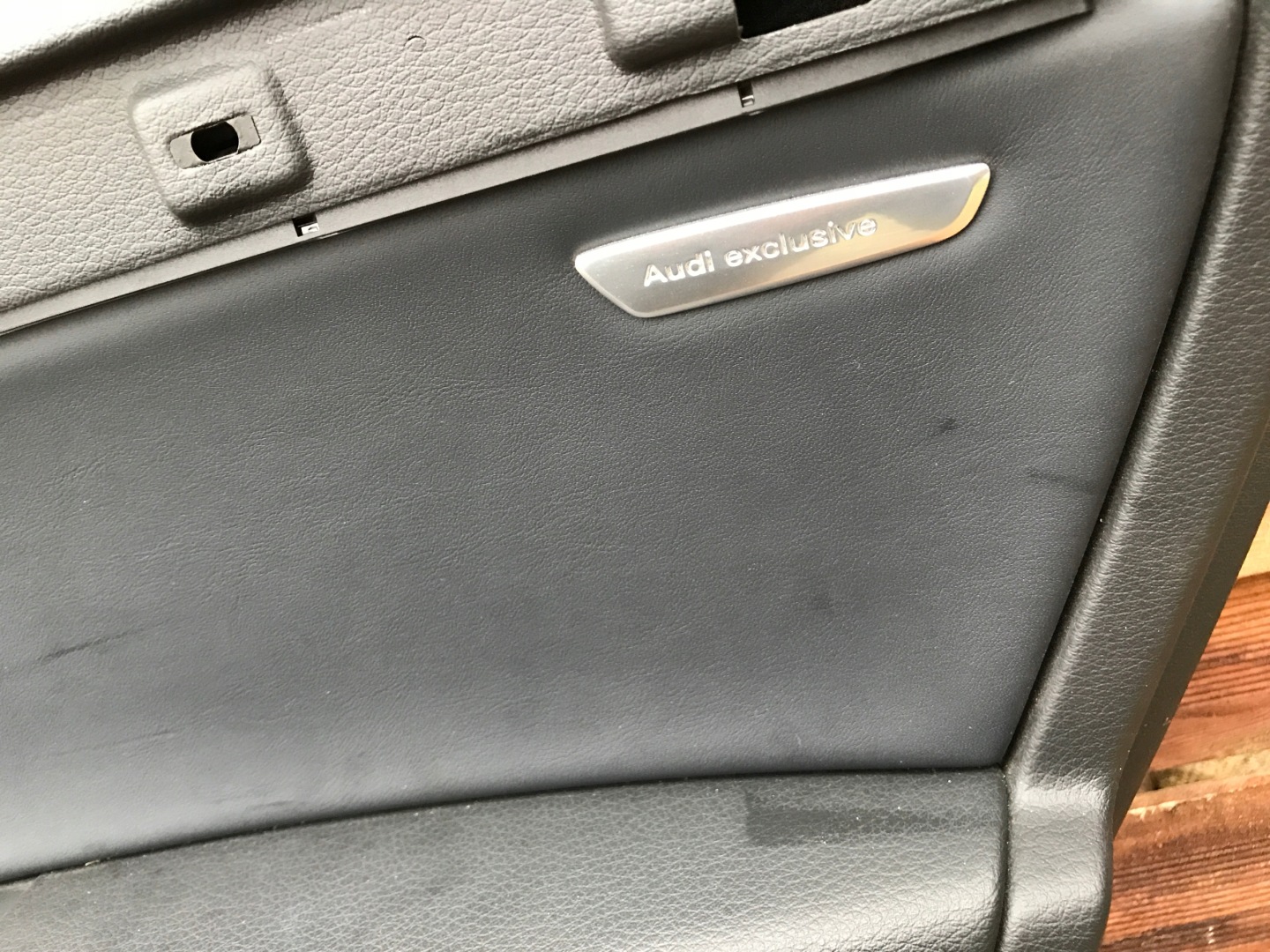 AUDI Q7 4L0 side upholstery right rear part EU 0188