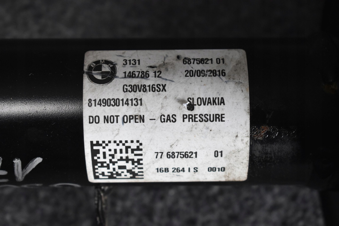 shock absorber left BMW 5 G30 4x4 6875621