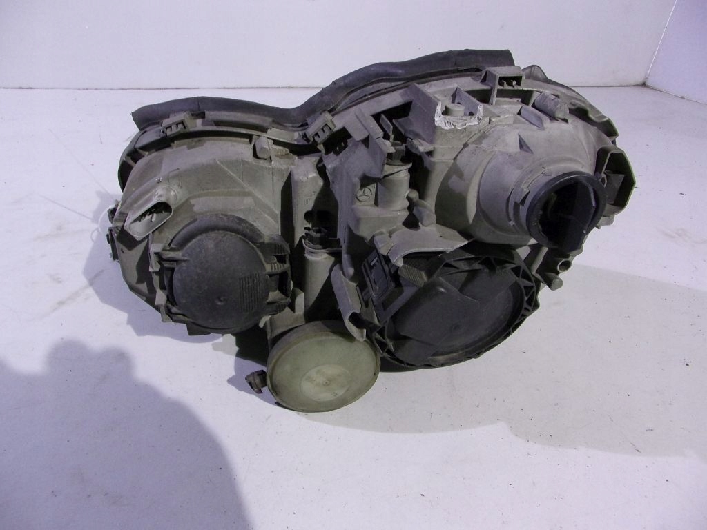 Mercedes C klasa W203 lift light right front