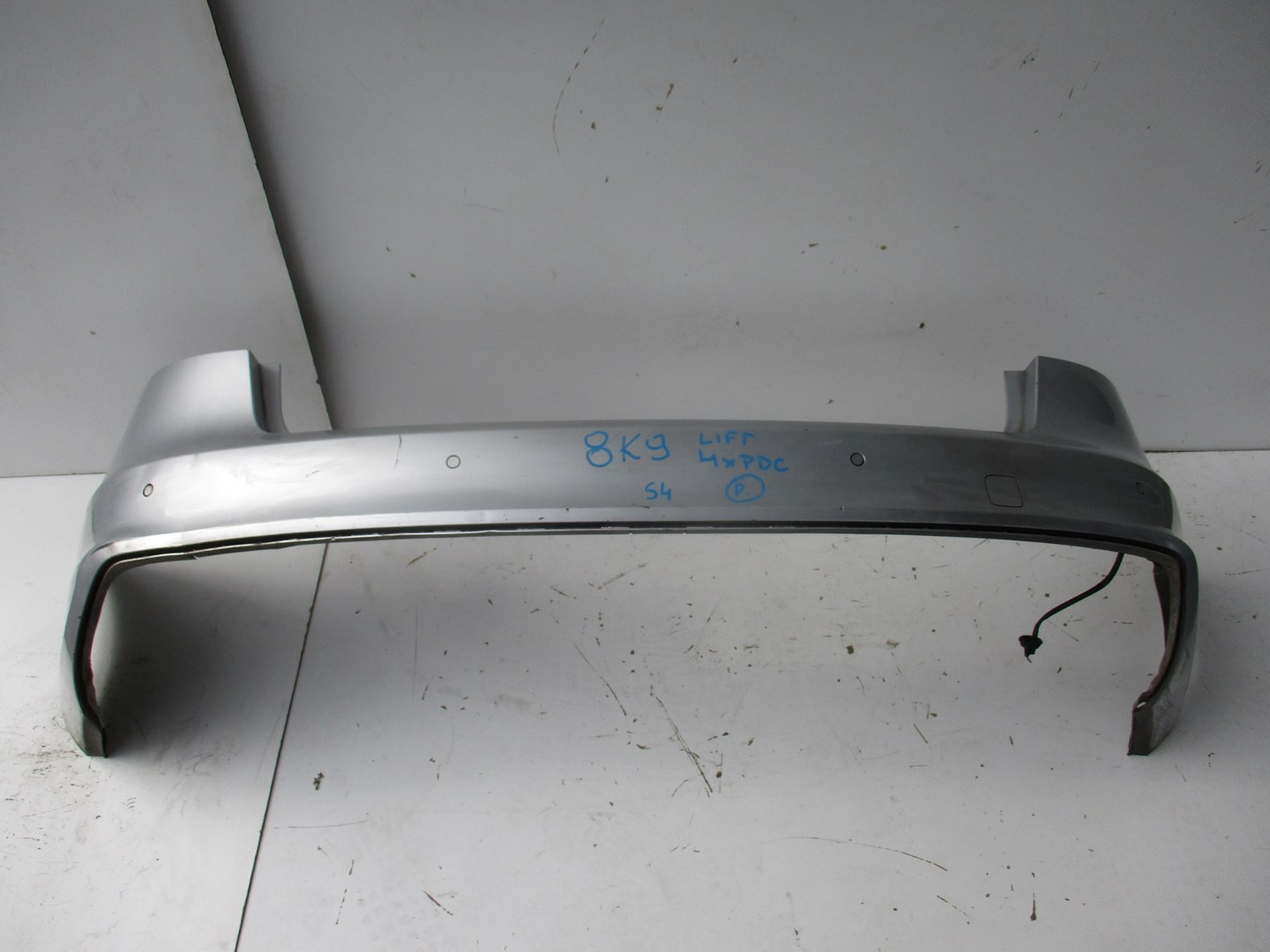 Stoßstange hinten AUDI A4 8K9 LIFT 4XPDC besch.