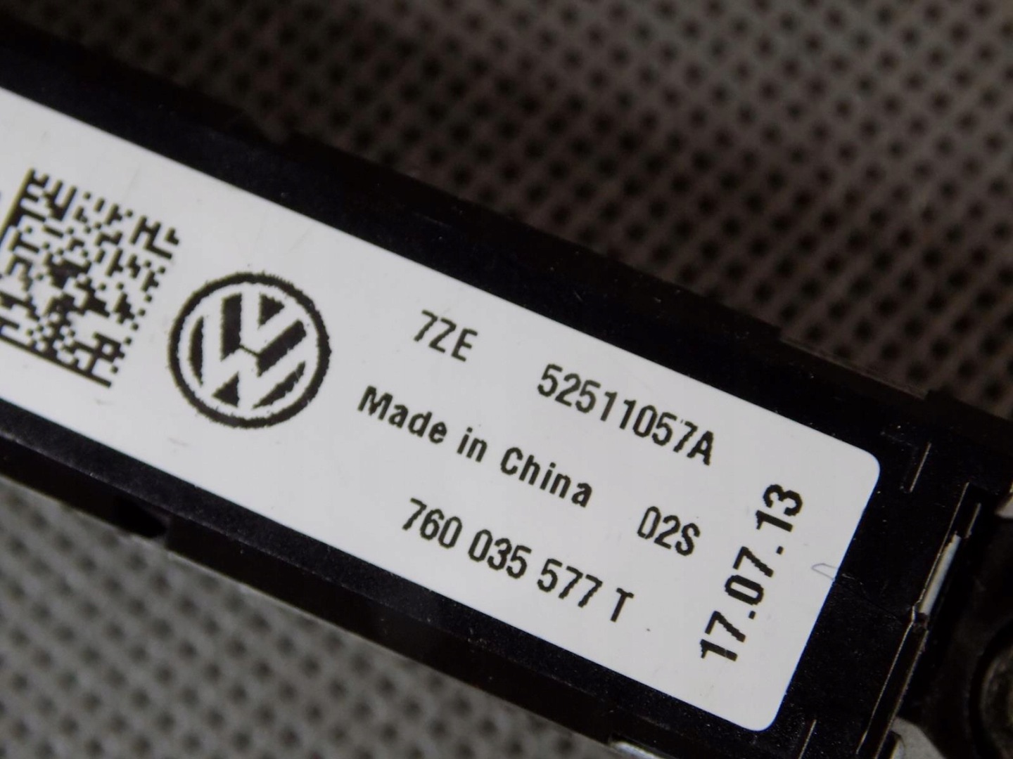 VW TOUAREG III antenna amplifier 760035577T