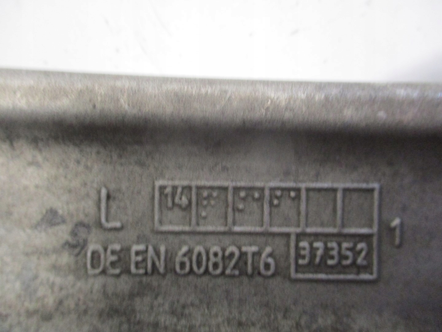 rameno BMW 7 G12 6,0i levý