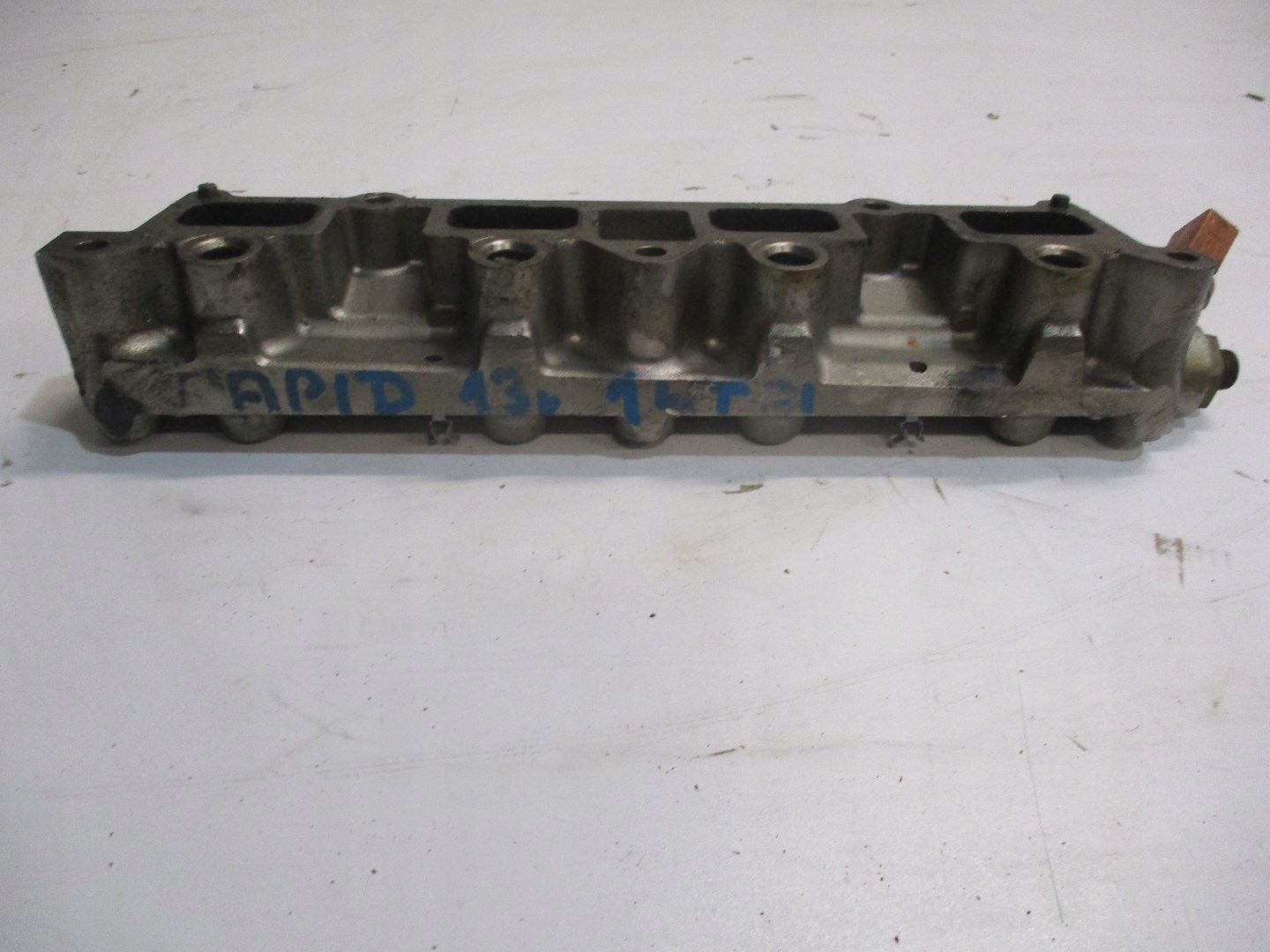 intake manifold 38945632AQ SKODA RAPID 1,4TSI