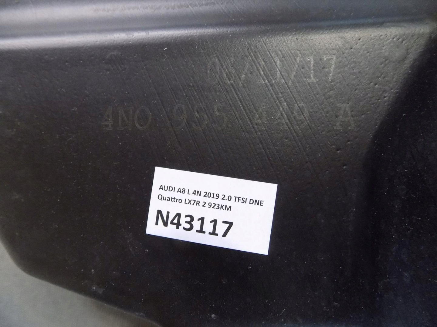 AUDI A8 4N washer fluid tank LEJEK POMPKI