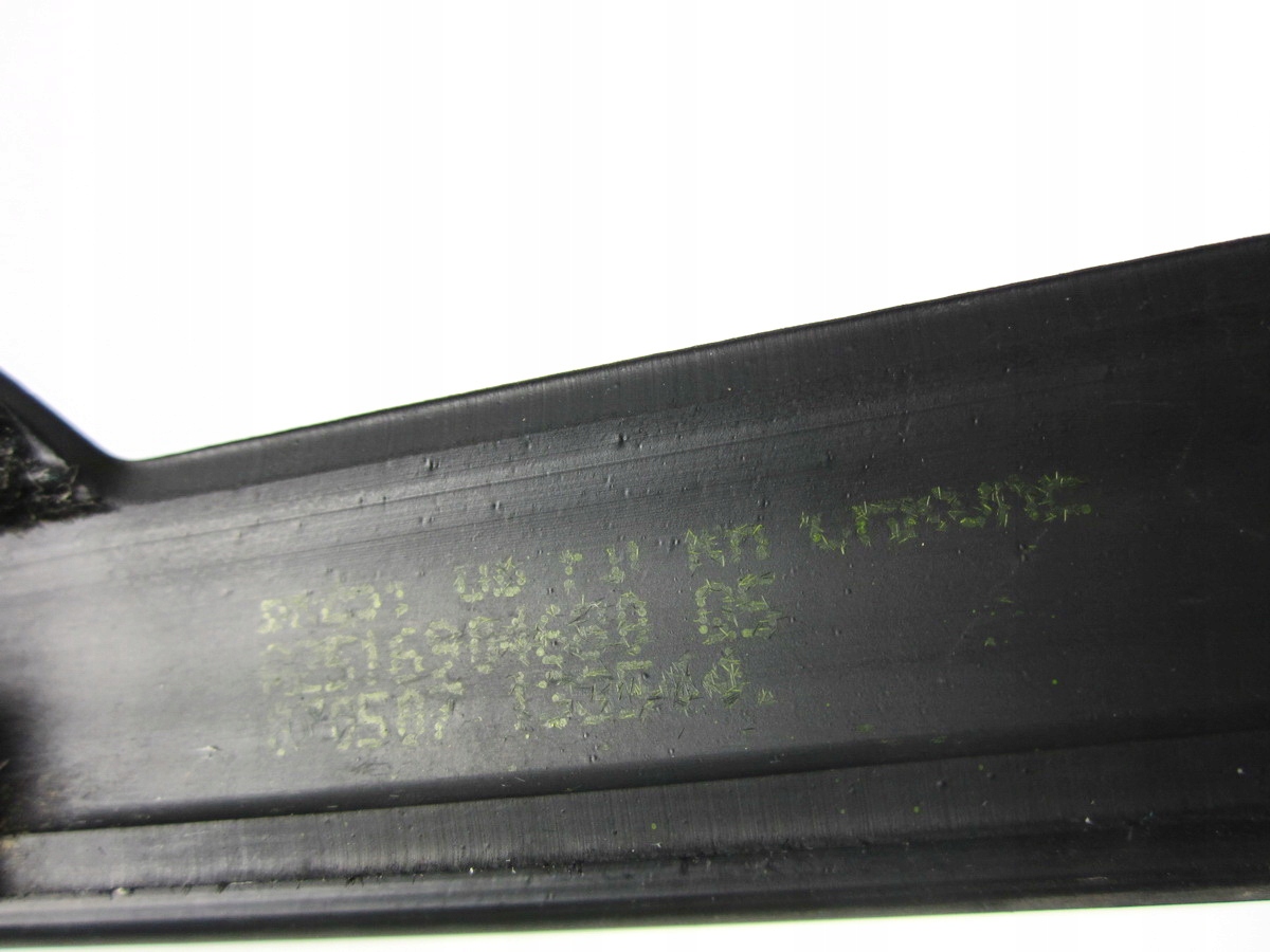 moulding under the window door front right Mercedes W251