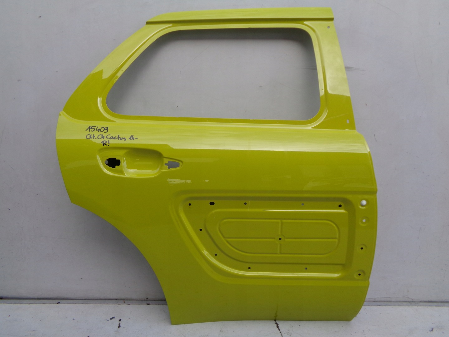 door right rear. CITROEN C4 CACTUS 14- NR 15410