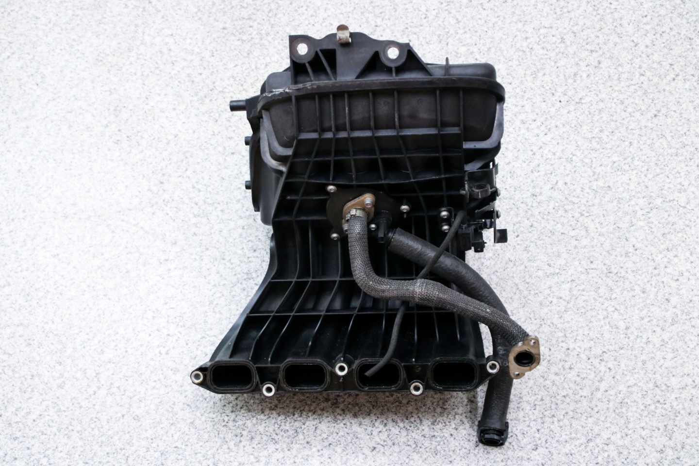 BMW E90 E91 E92 318i N43 intake manifold 7560340