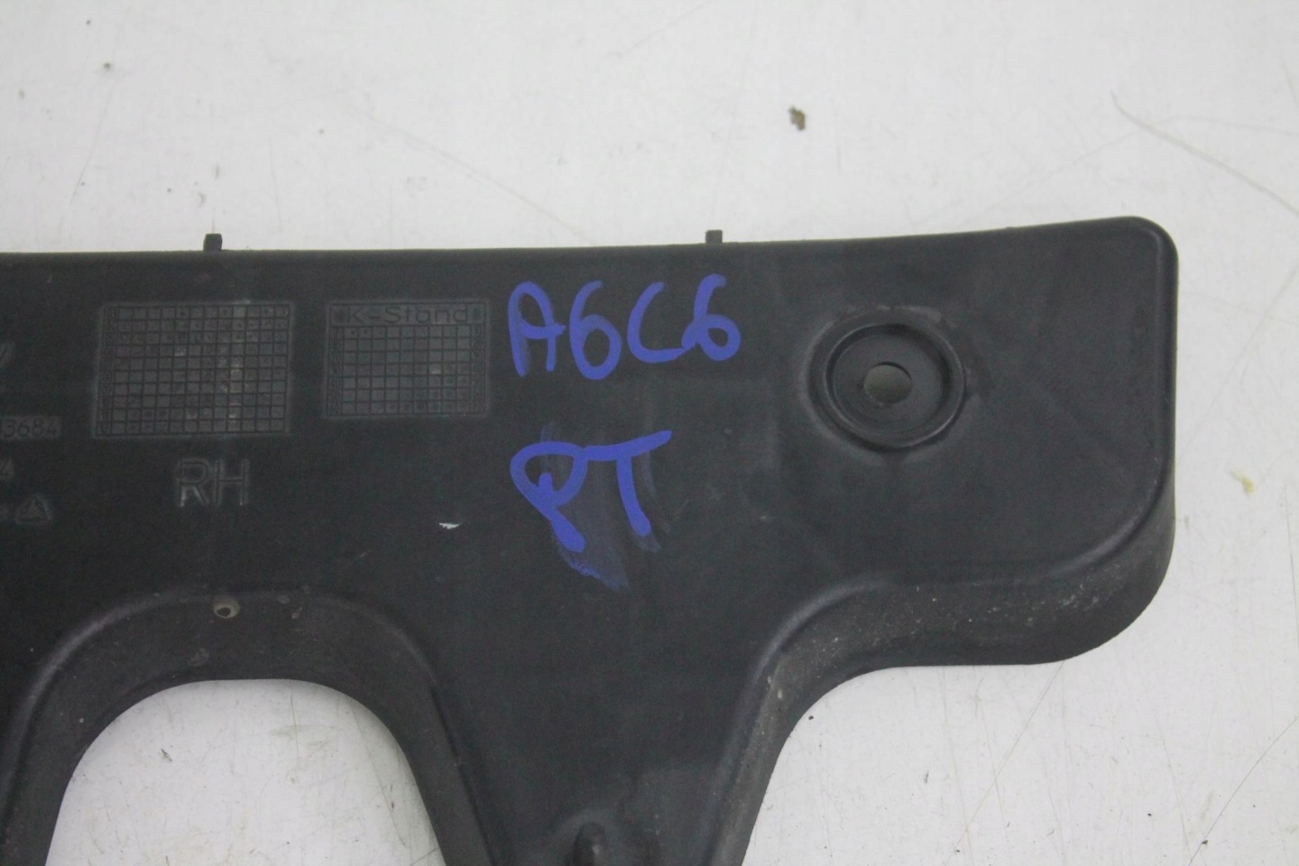 bumper bracket right rear part 4F5807454 AUDI A6 C6