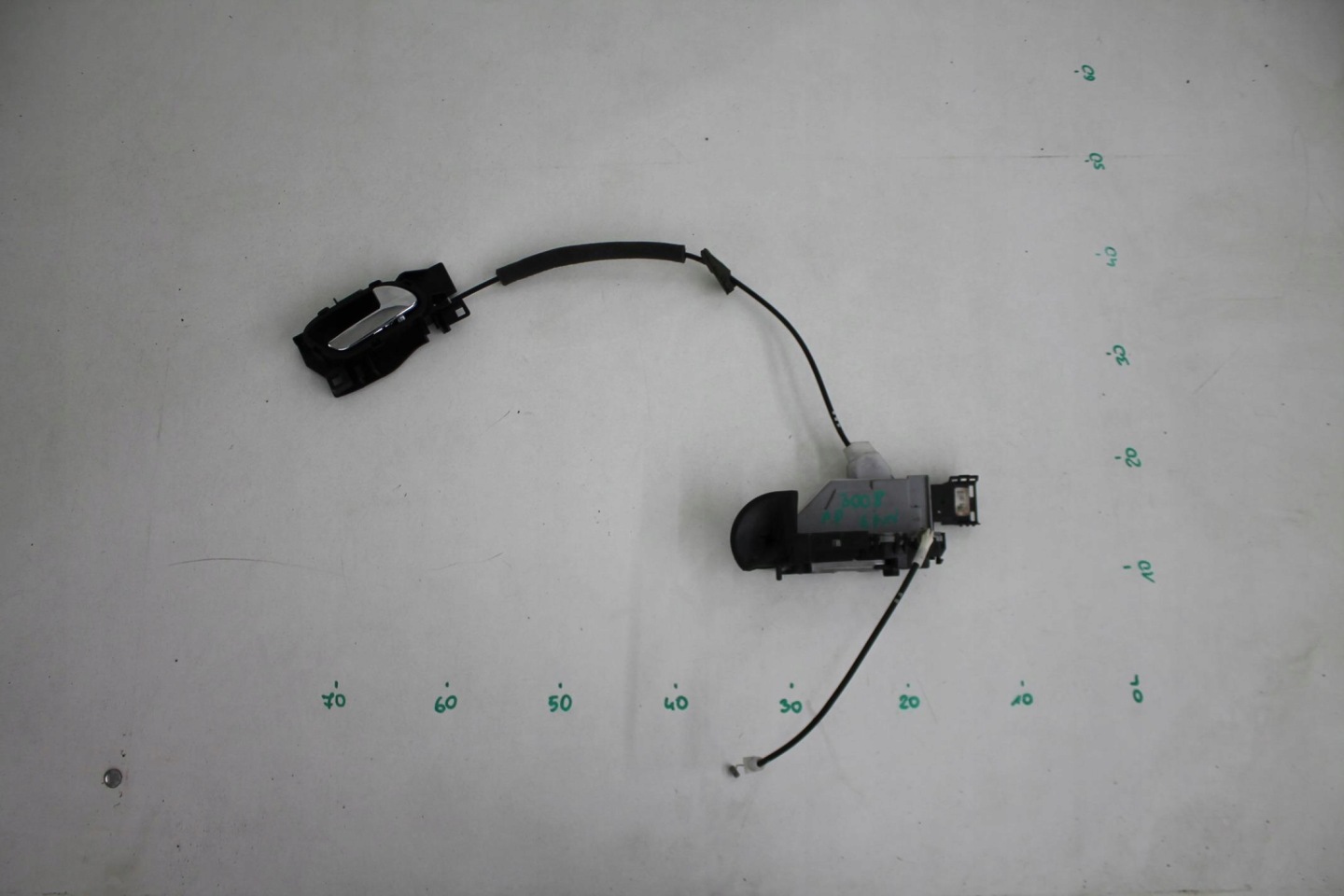 lock door right front 6PIN PEUGEOT 3008 09