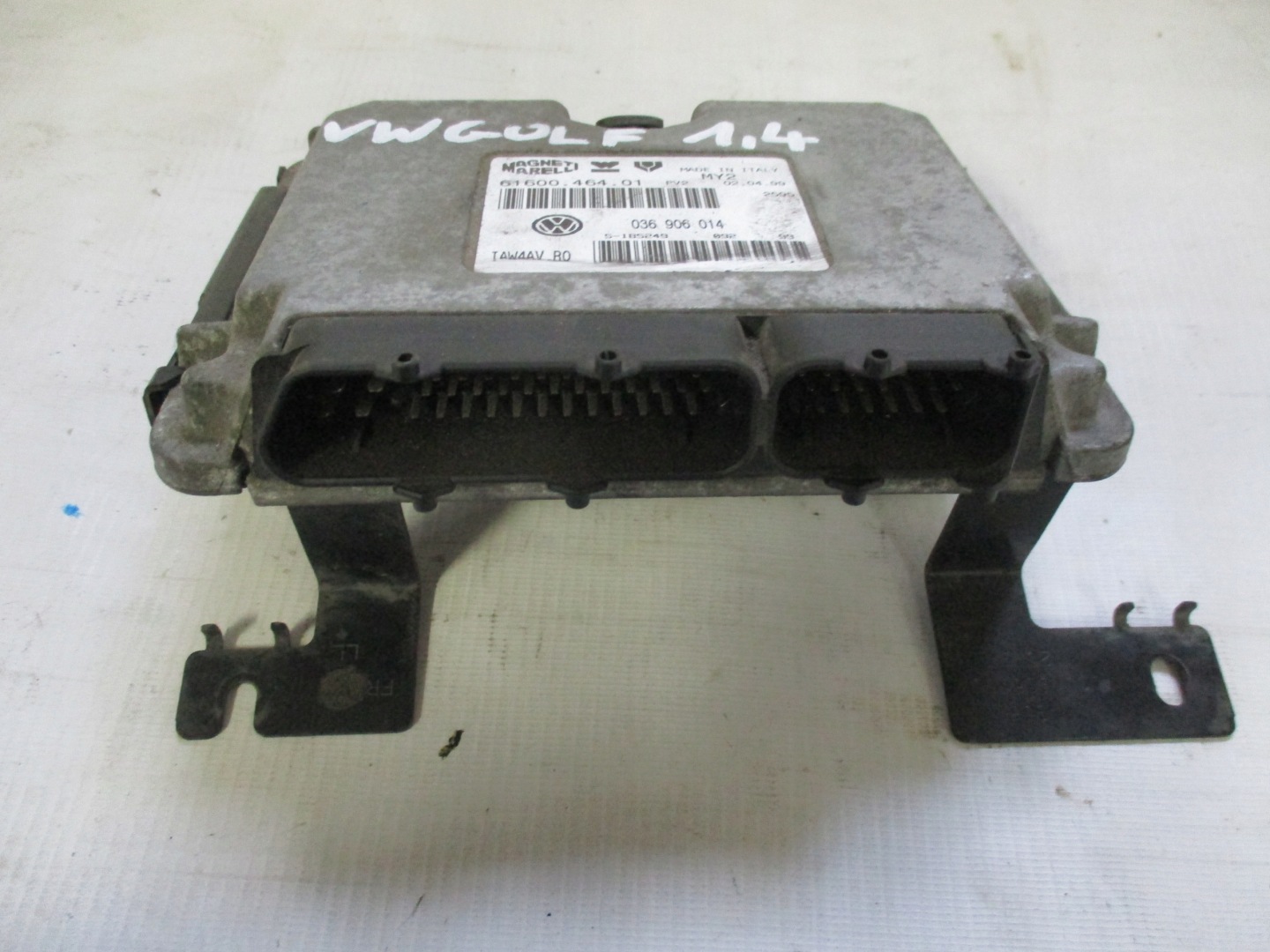 control unit of the engine VW Golf 1,4 16V 036906014