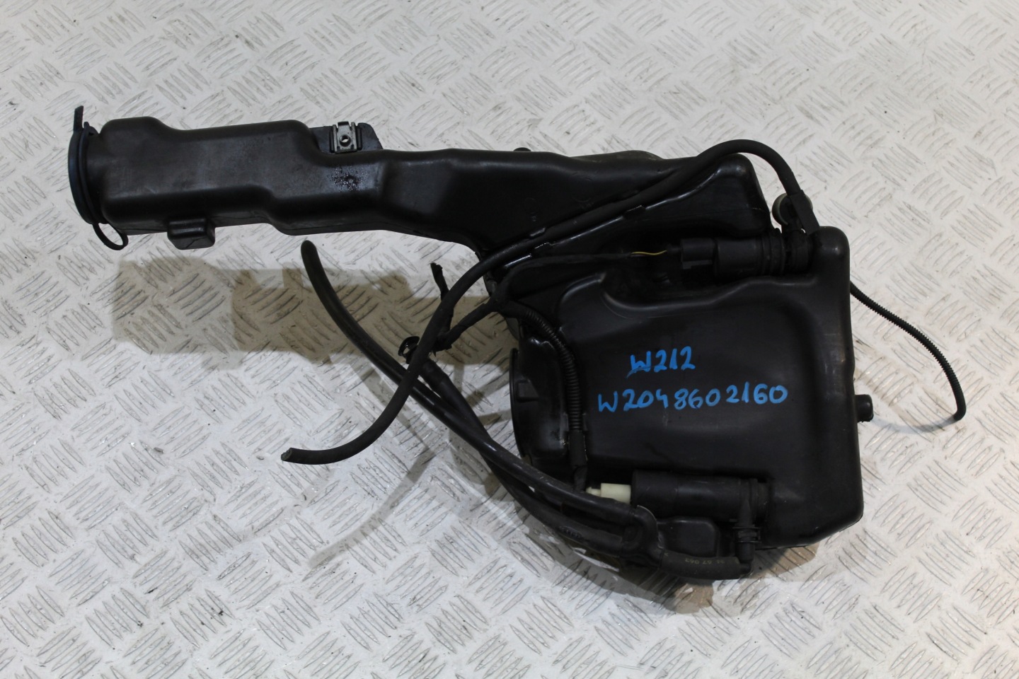 washer fluid tank XENON E-KLASA W212