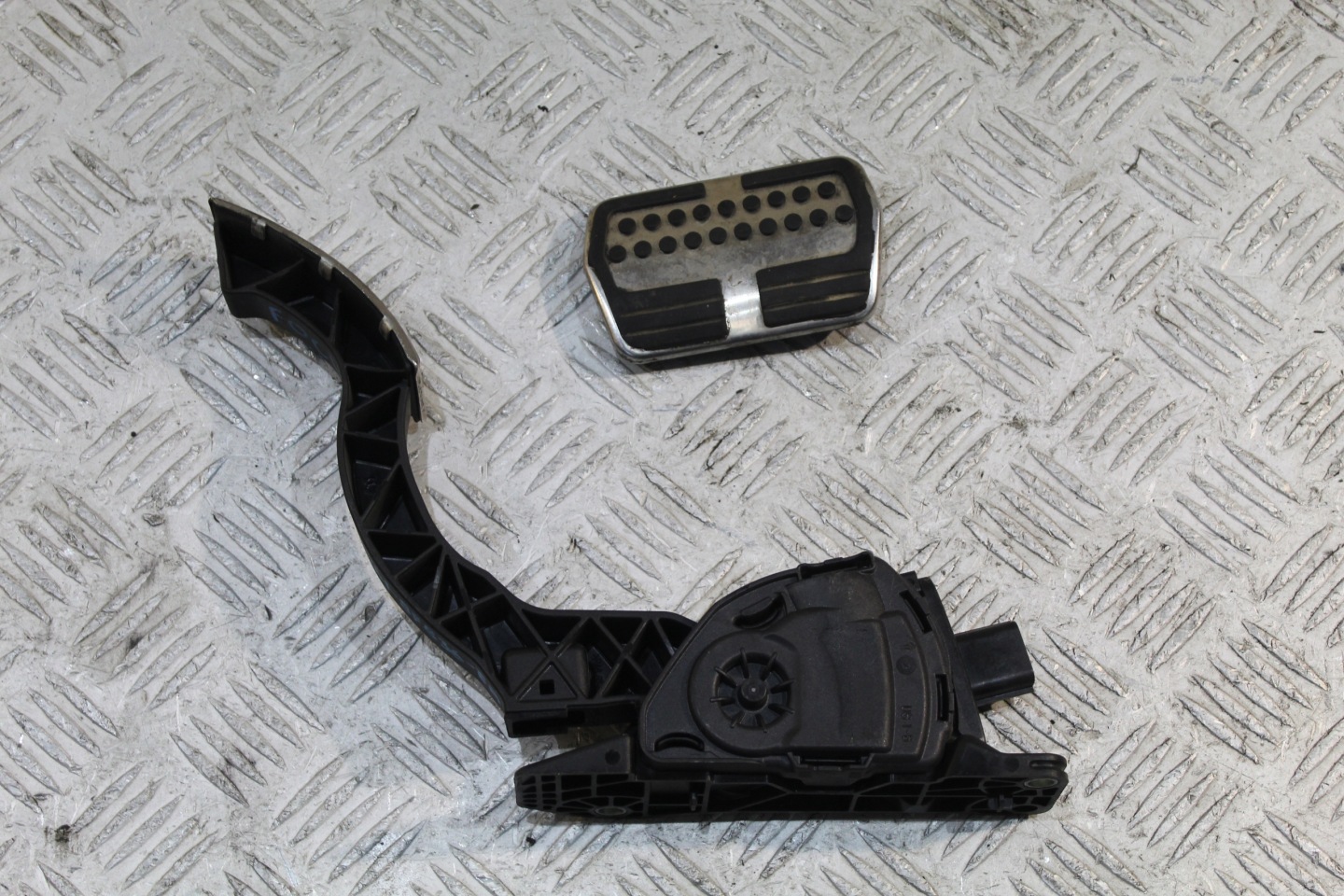 accelerator pedal caps FORD FOCUS MK3 LIFT