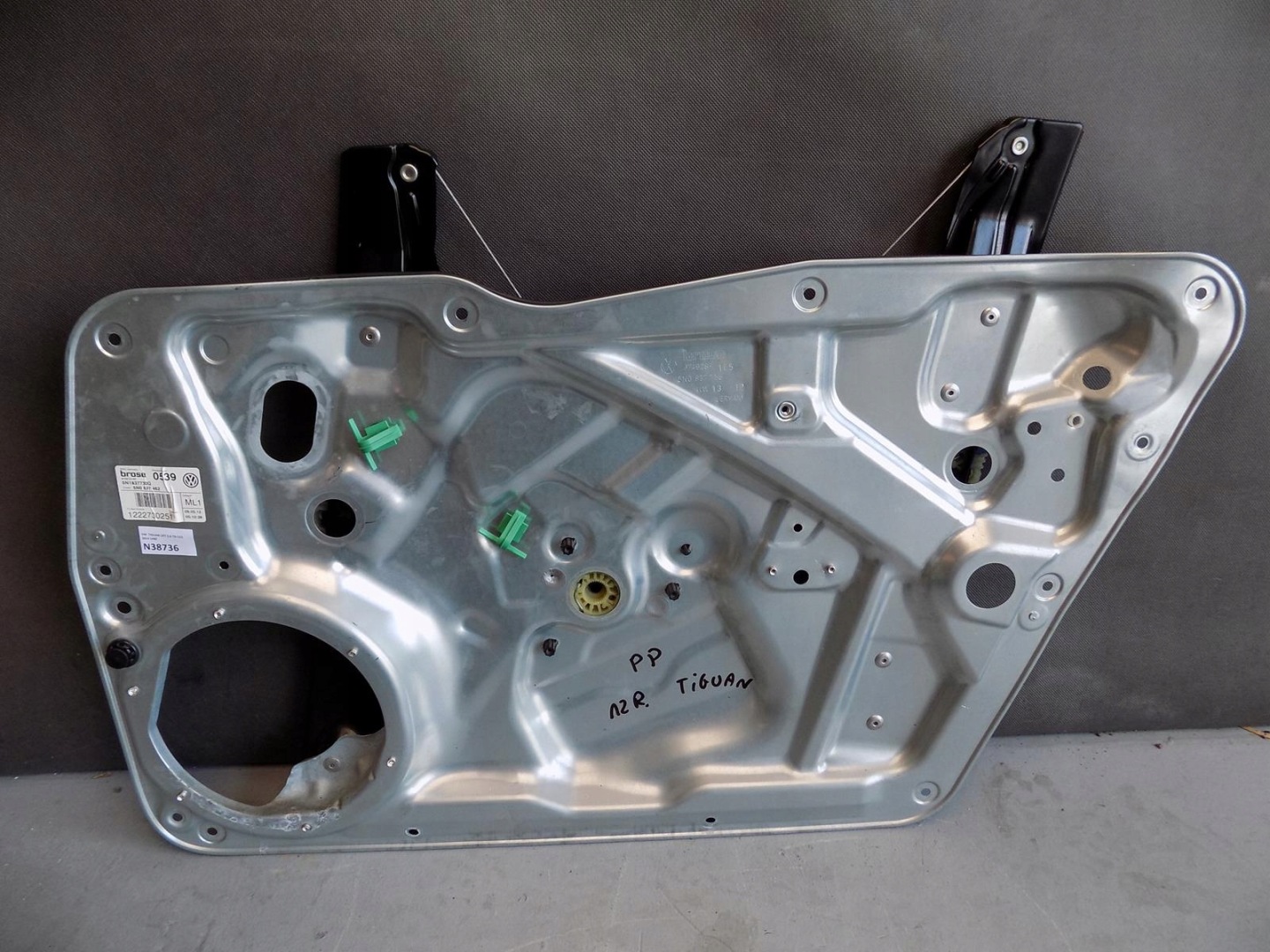 TIGUAN LIFT mechanism windows right front 5N0837462
