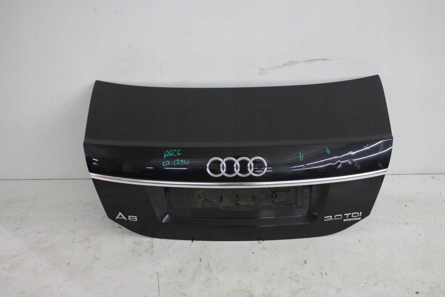 boot doors boot AUDI A6 C6 of wheels. LZ9W sedan